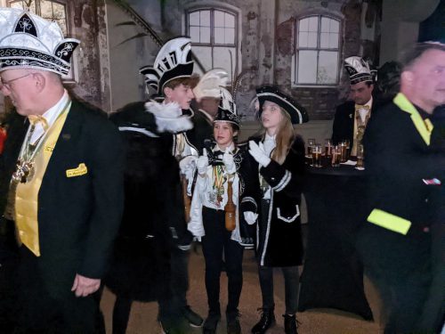 PXL 20221112 181812141