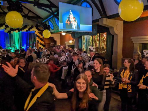 PXL 20221112 185057991.MP 