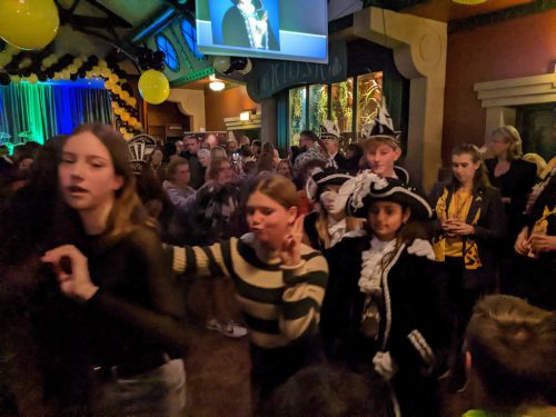 PXL 20221112 185100458.MP 