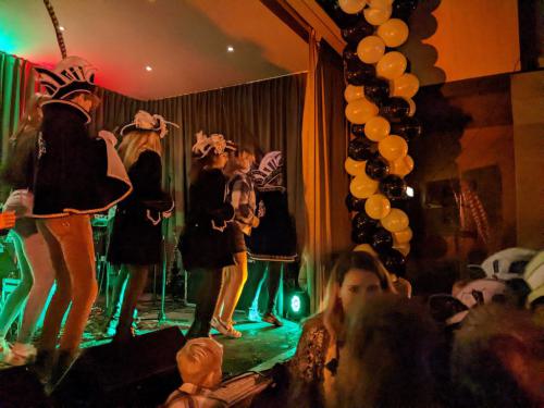 PXL 20221112 191916452.MP 