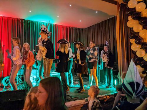 PXL 20221112 191932353