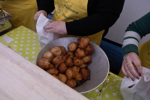 Oliebollen-bakken-CV-De-Pompers-8878